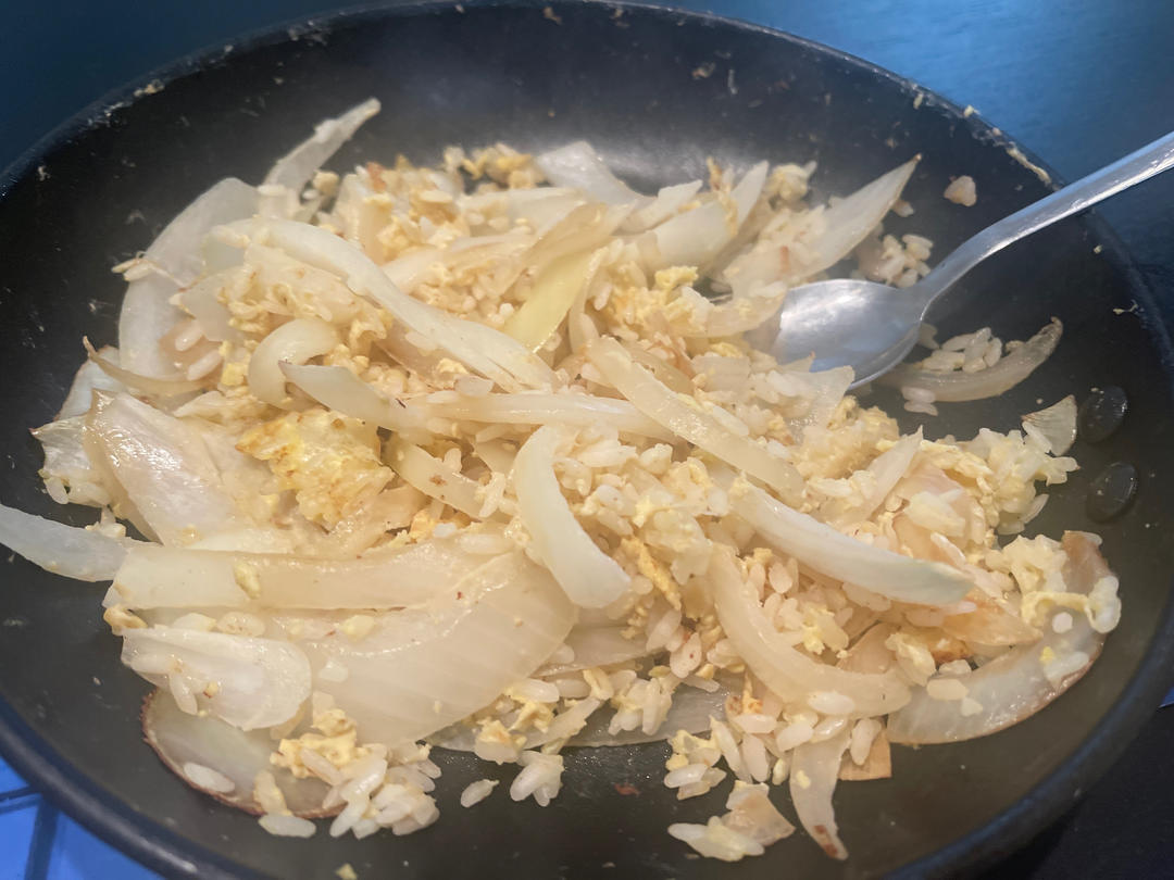 洋葱蛋炒饭
