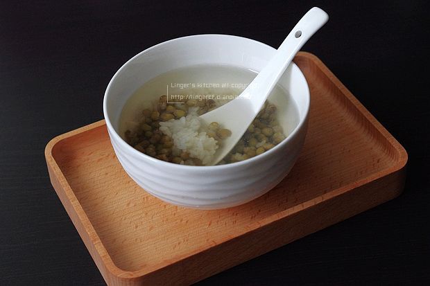 老苏州记忆中的那碗苏式绿豆汤--糯米、冬瓜糖、红绿丝