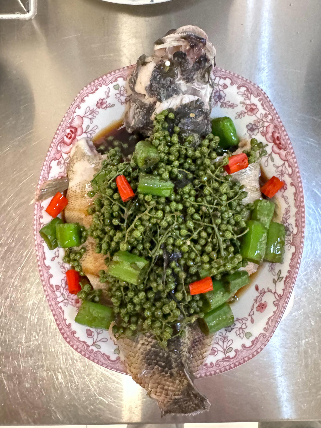 鲜花椒蒸鱼