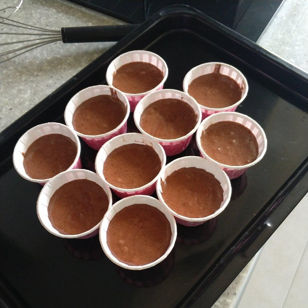 古典巧克力cupcake配马斯卡彭奶油霜