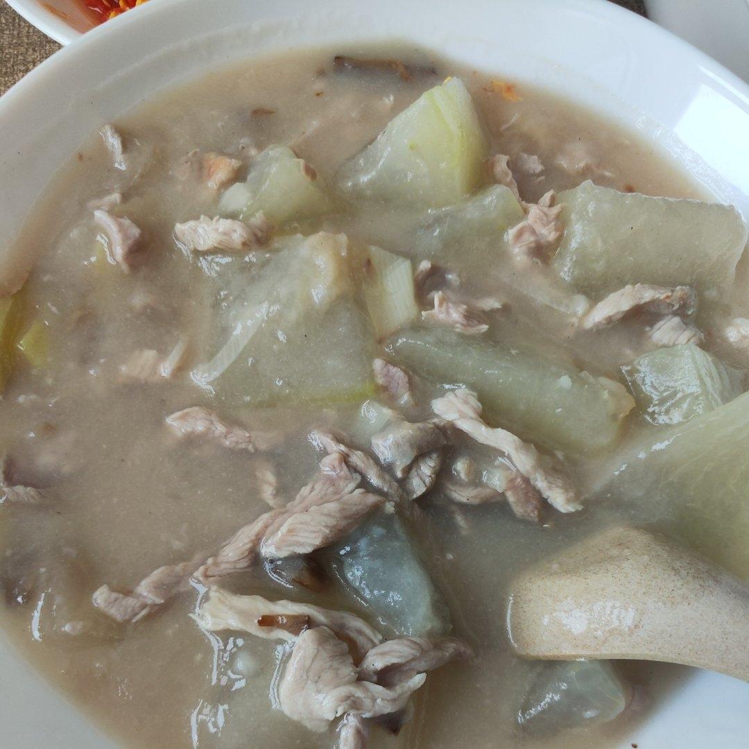 夏天清爽解腻的黄瓜滑肉汤！太鲜美了！