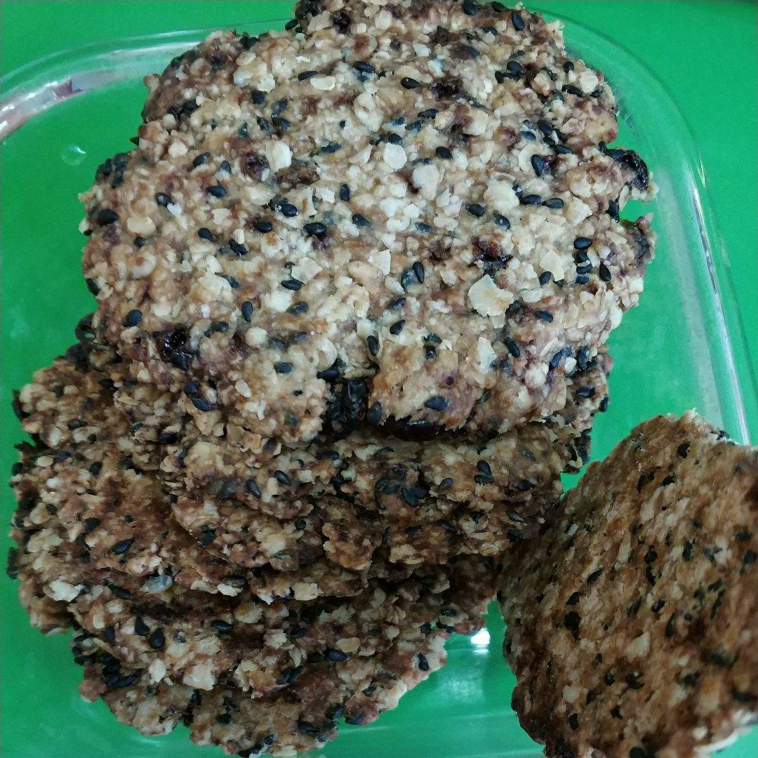 素食:有机燕麦芝麻大饼干