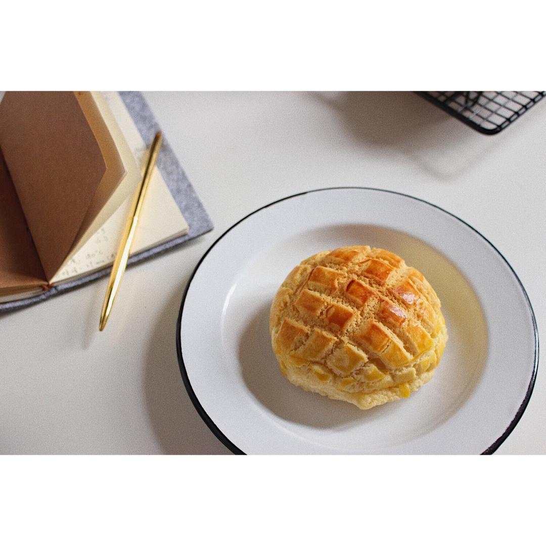 好吃到炸裂的港式菠萝包（附带制作酥皮的小视频）