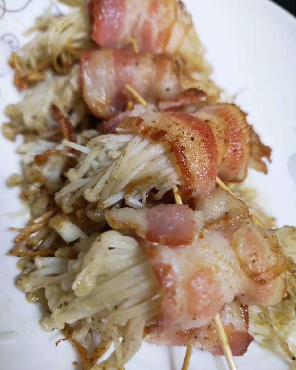 香煎培根金针菇卷