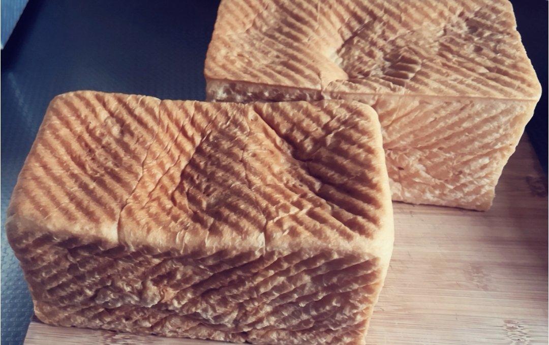 软到拿不起来的生吐司