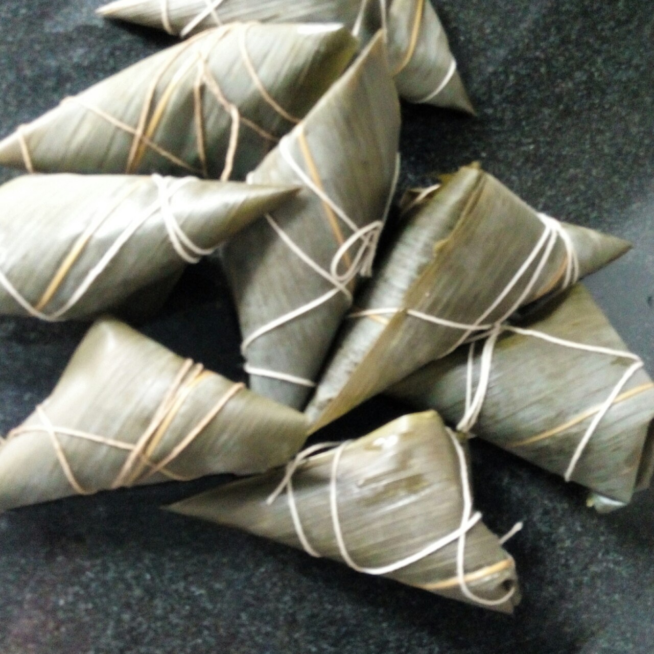 yangyang的厨房做的端午粽子小圆锥一口棕