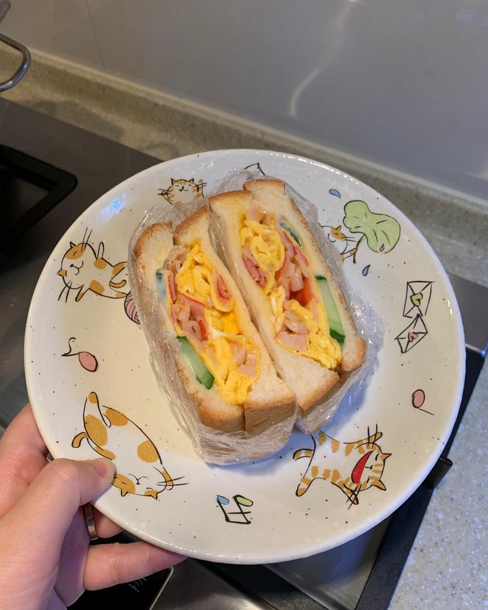 如何做超厚的沼三明治~详细tip！牛油果鸡蛋午餐肉三明治~