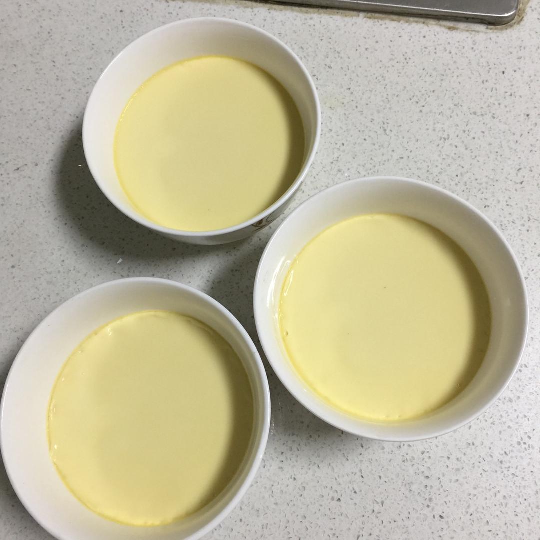 我就是李宗城做的简单易学牛奶鸡蛋布丁