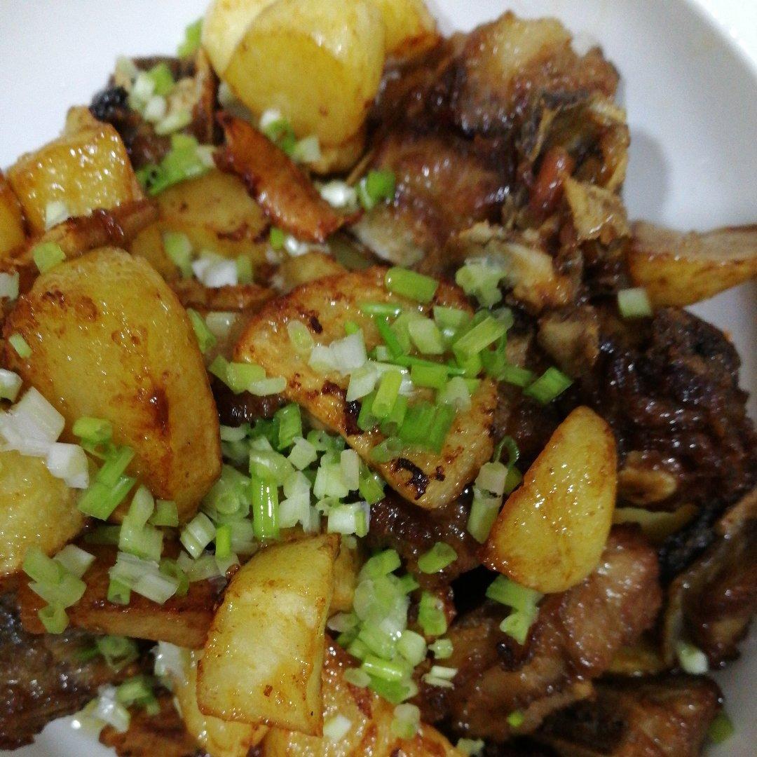 土豆烧排骨