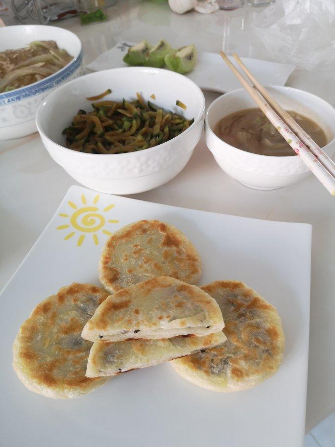 要多软就有多软的烫面芝麻小糖饼，甜到心窝❤️