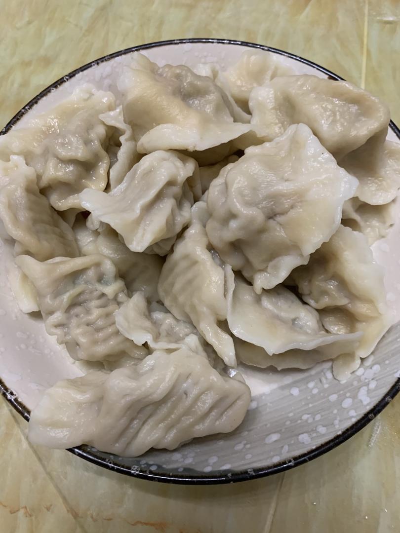 猪肉芹菜水饺