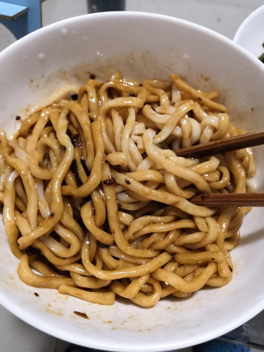 10分钟搞定的一碗葱油拌面