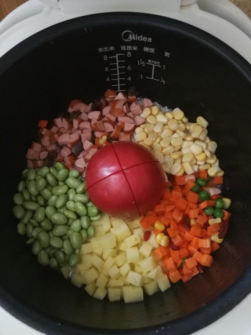 [懒人]西红柿腊味焖饭（电饭锅）