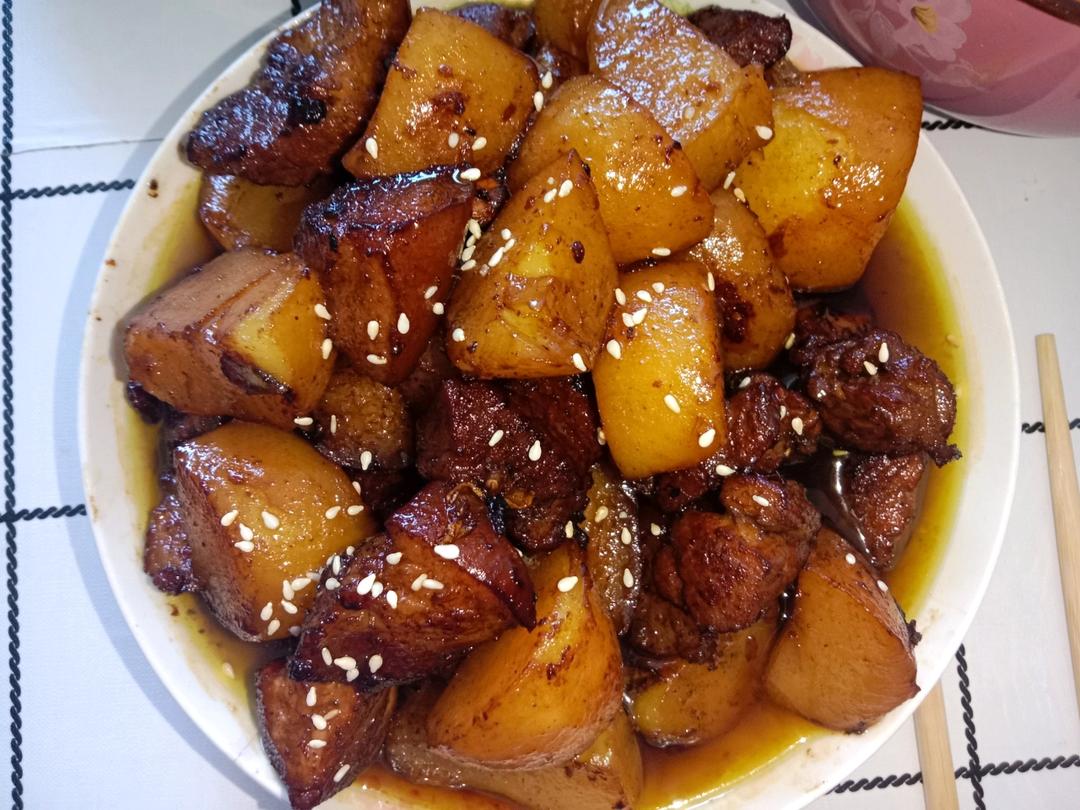 红烧肉炖土豆（丝毫不腻）