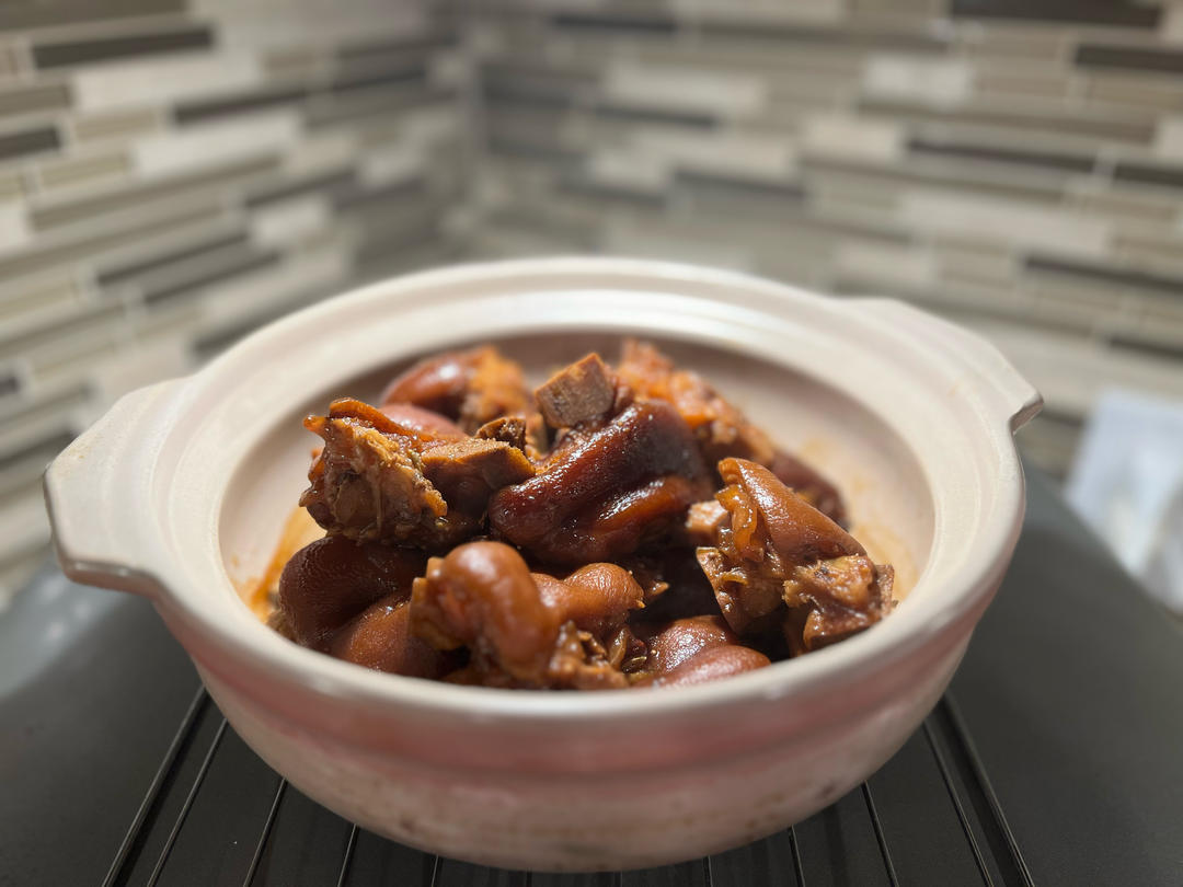 美味的家常菜：红烧猪蹄