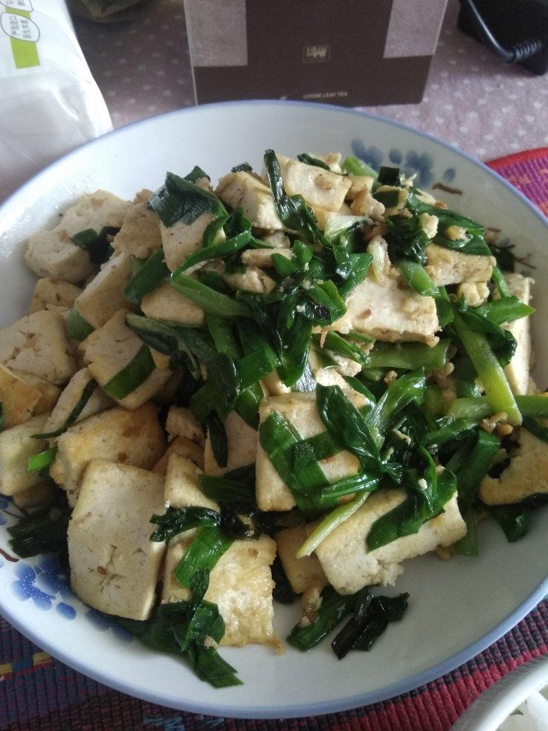 外焦里嫩的豆腐炒韭菜