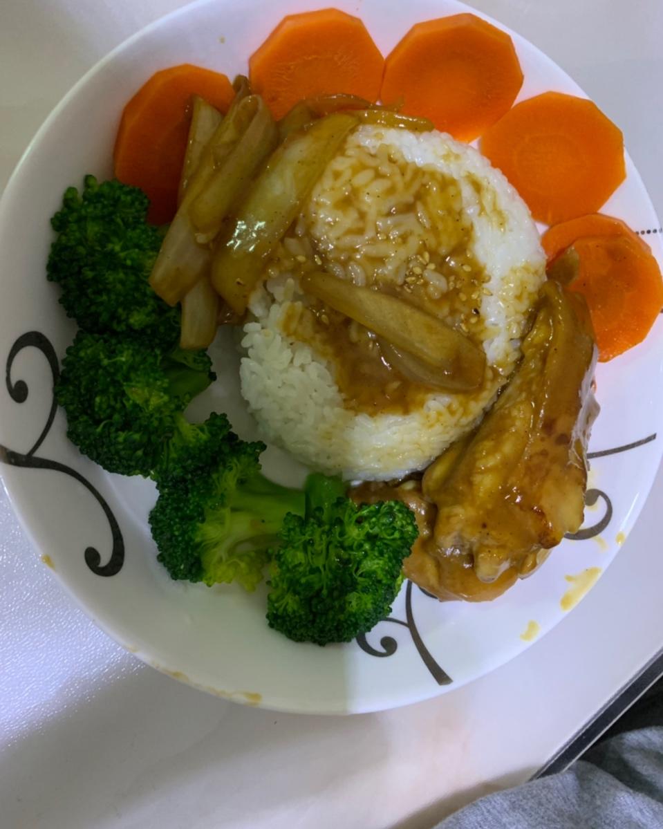 一只照烧鸡腿饭「厨娘物语」