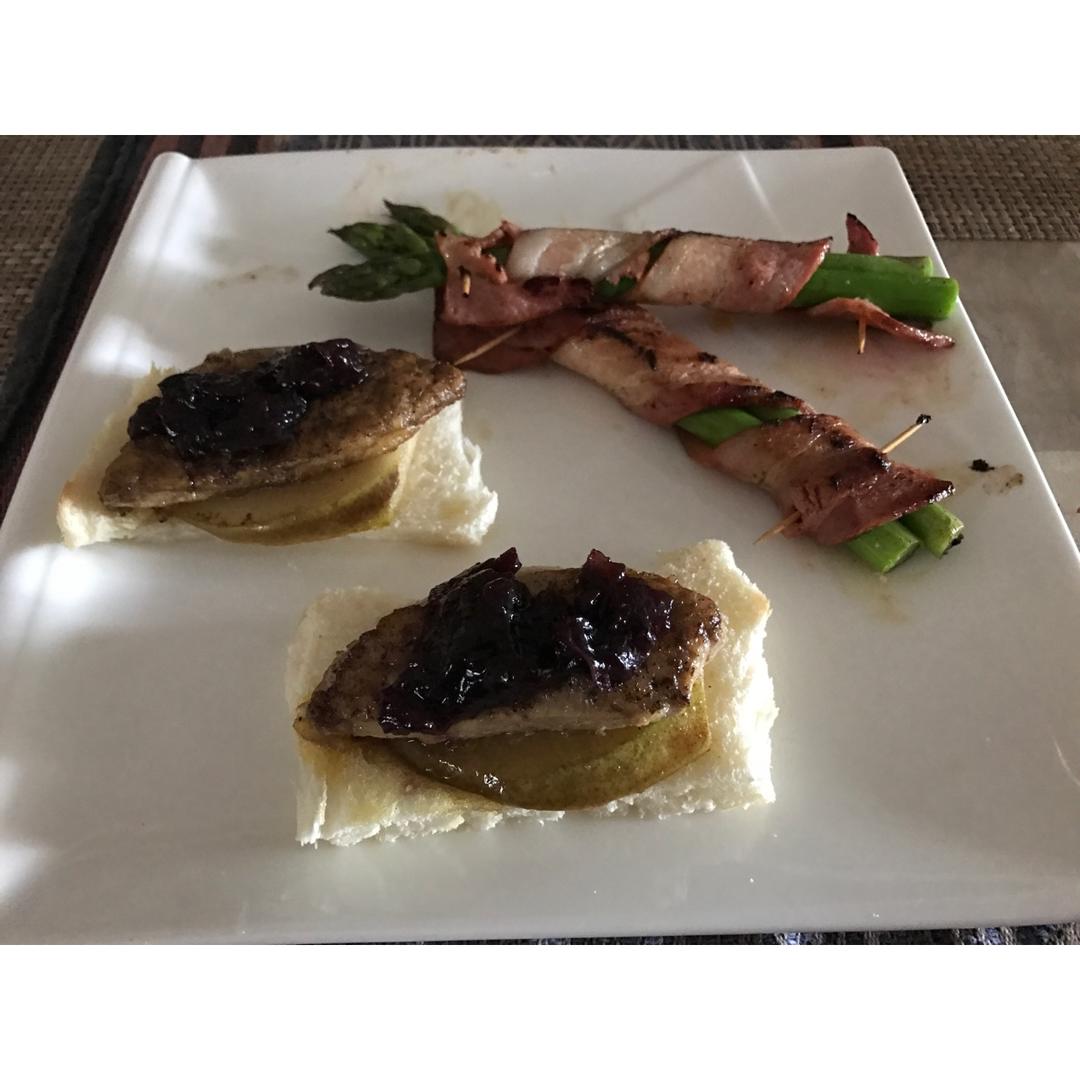 yurippe做的香煎鹅肝蓝莓酱