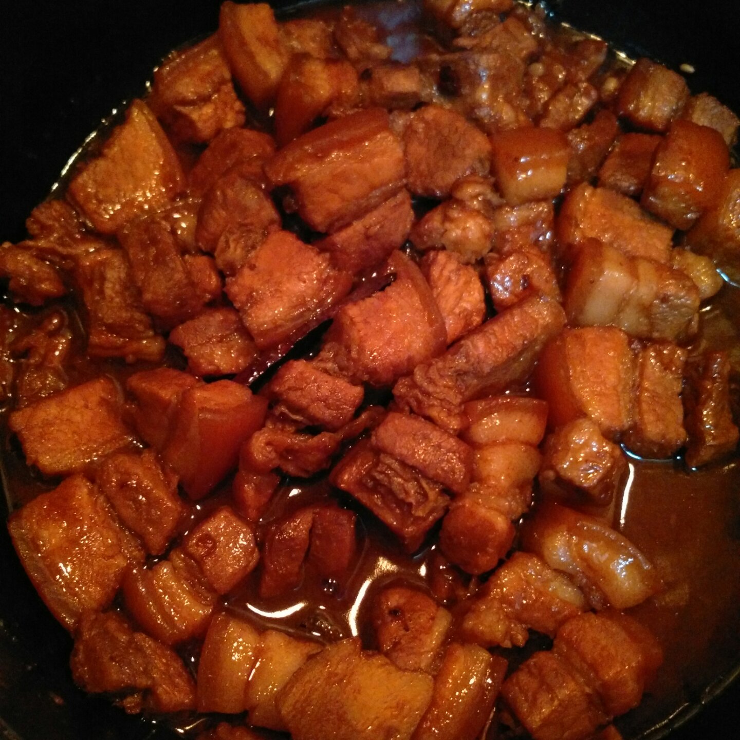 吃着碗里望着锅里的红烧肉