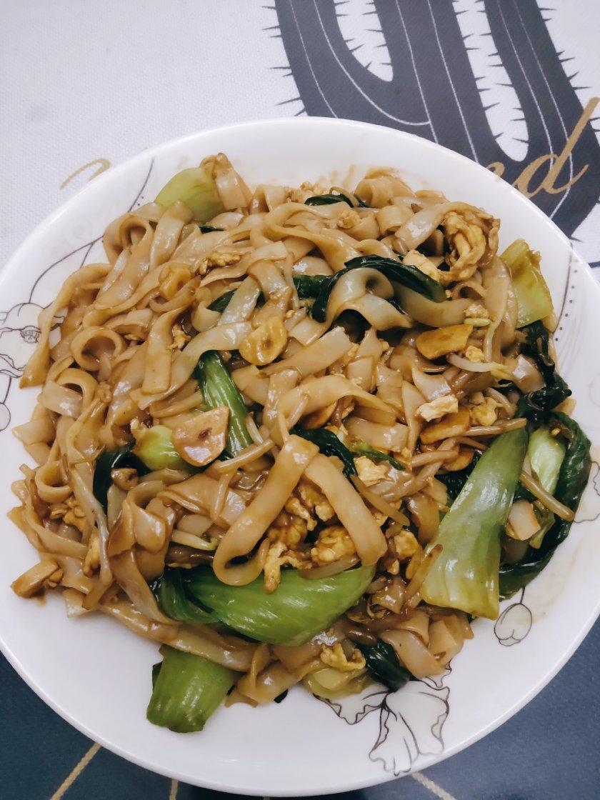 路边摊的炒河粉