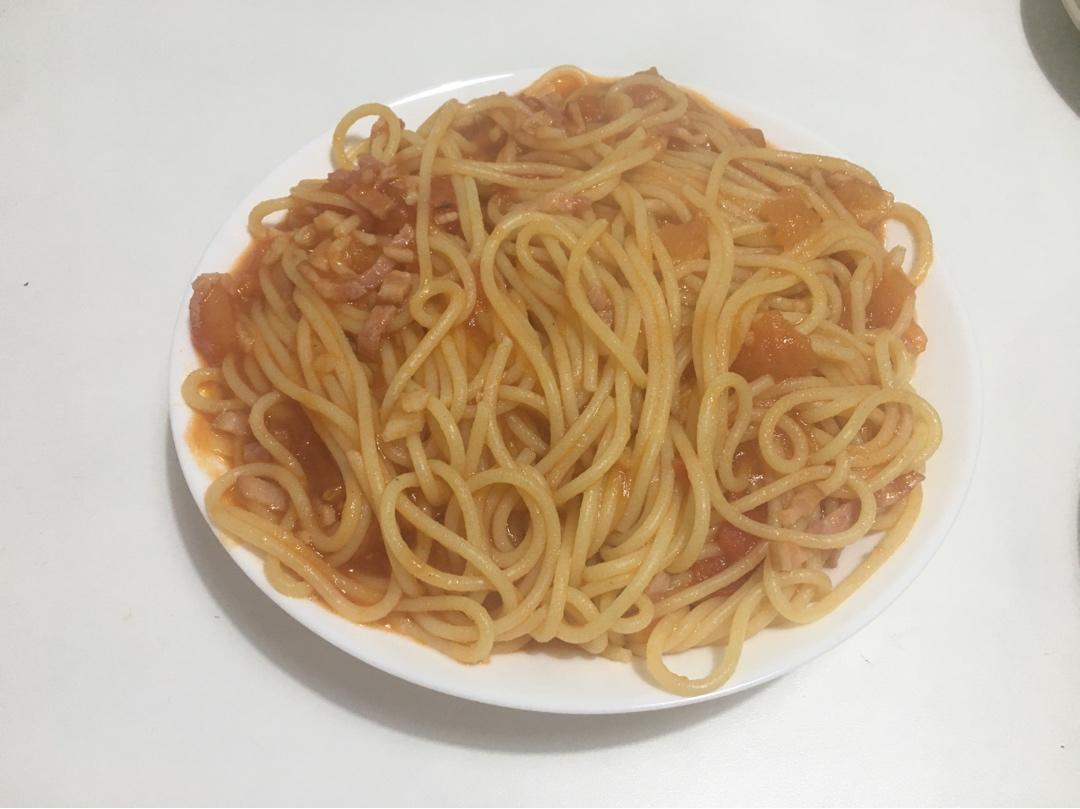 番茄意大利面