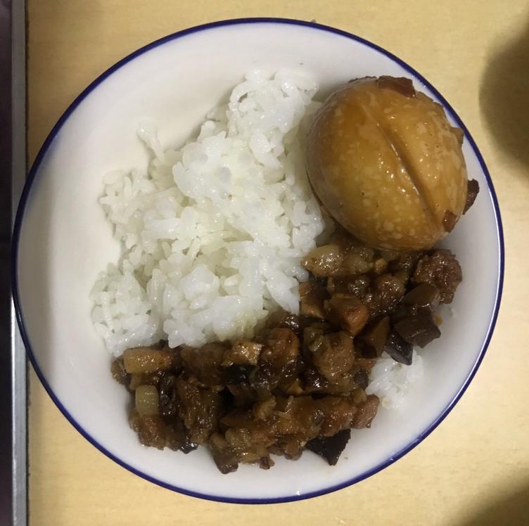洋葱酥卤肉饭