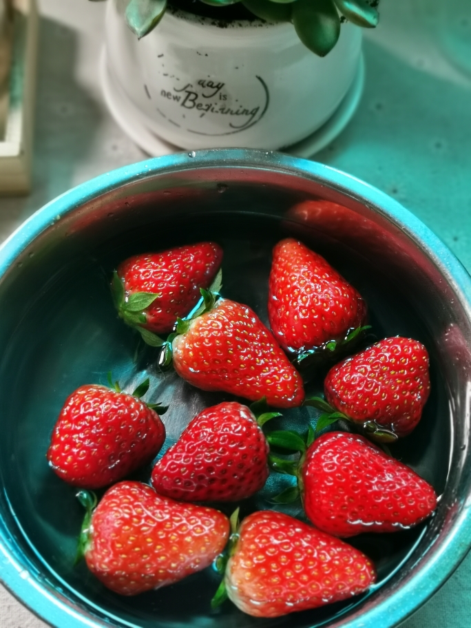 零失败超好吃的草莓布丁的做法 步骤2