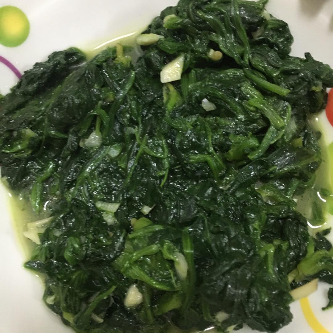 不涩口又嫩的清炒菠菜