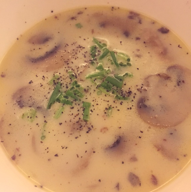 奶油蘑菇鸡茸汤