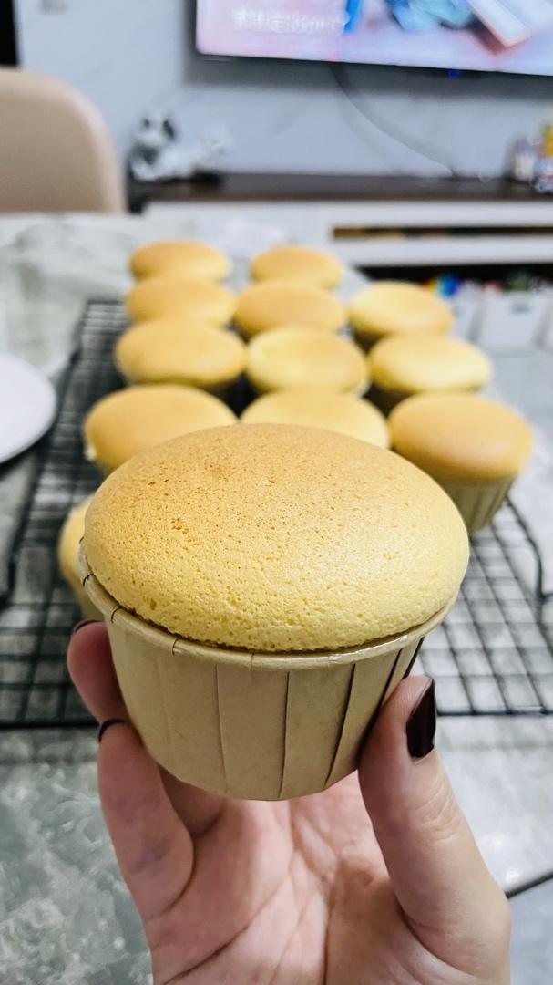 不裂杯子蛋糕，同6寸戚风蛋糕的量