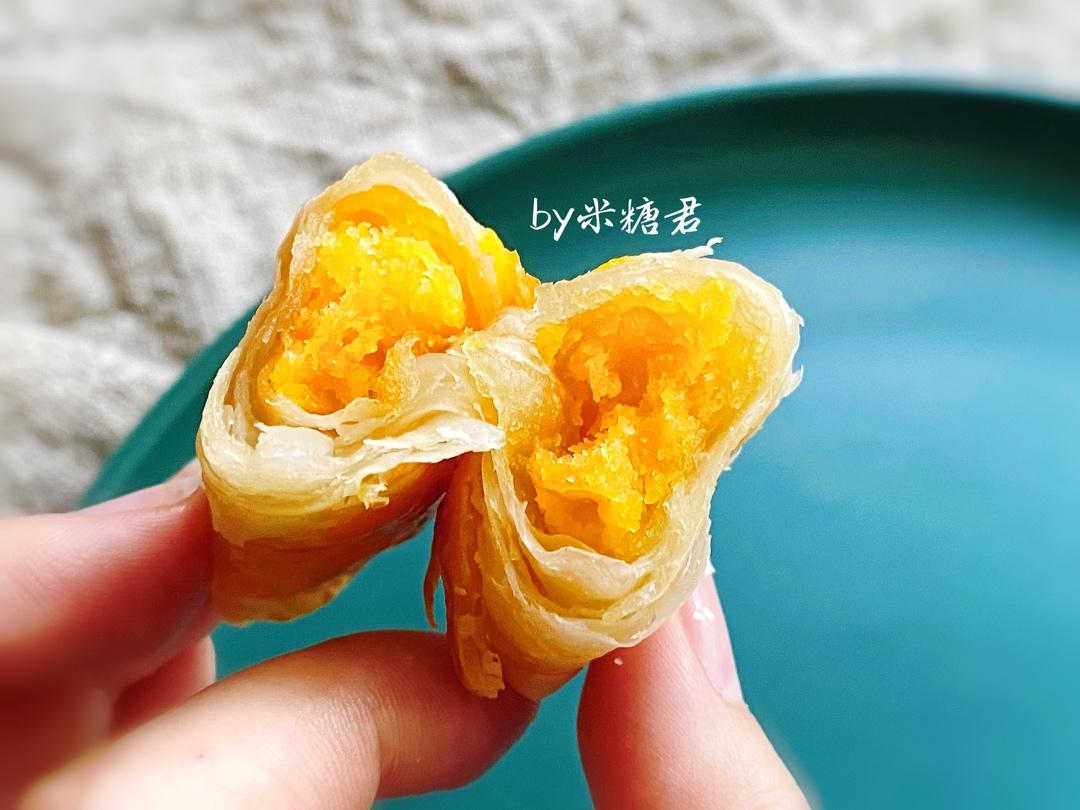 手抓饼新吃法：迷你咸蛋黄可颂