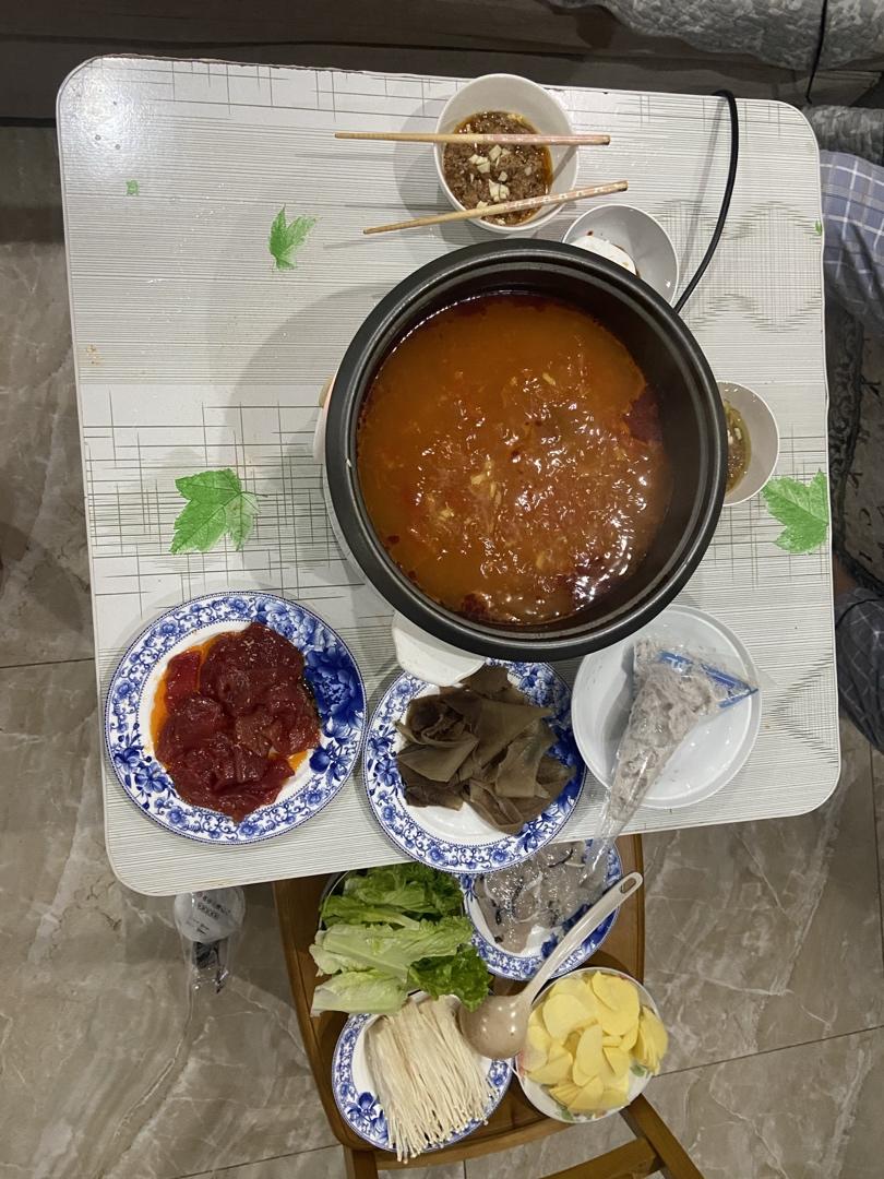 在家吃海底捞番茄火锅啦