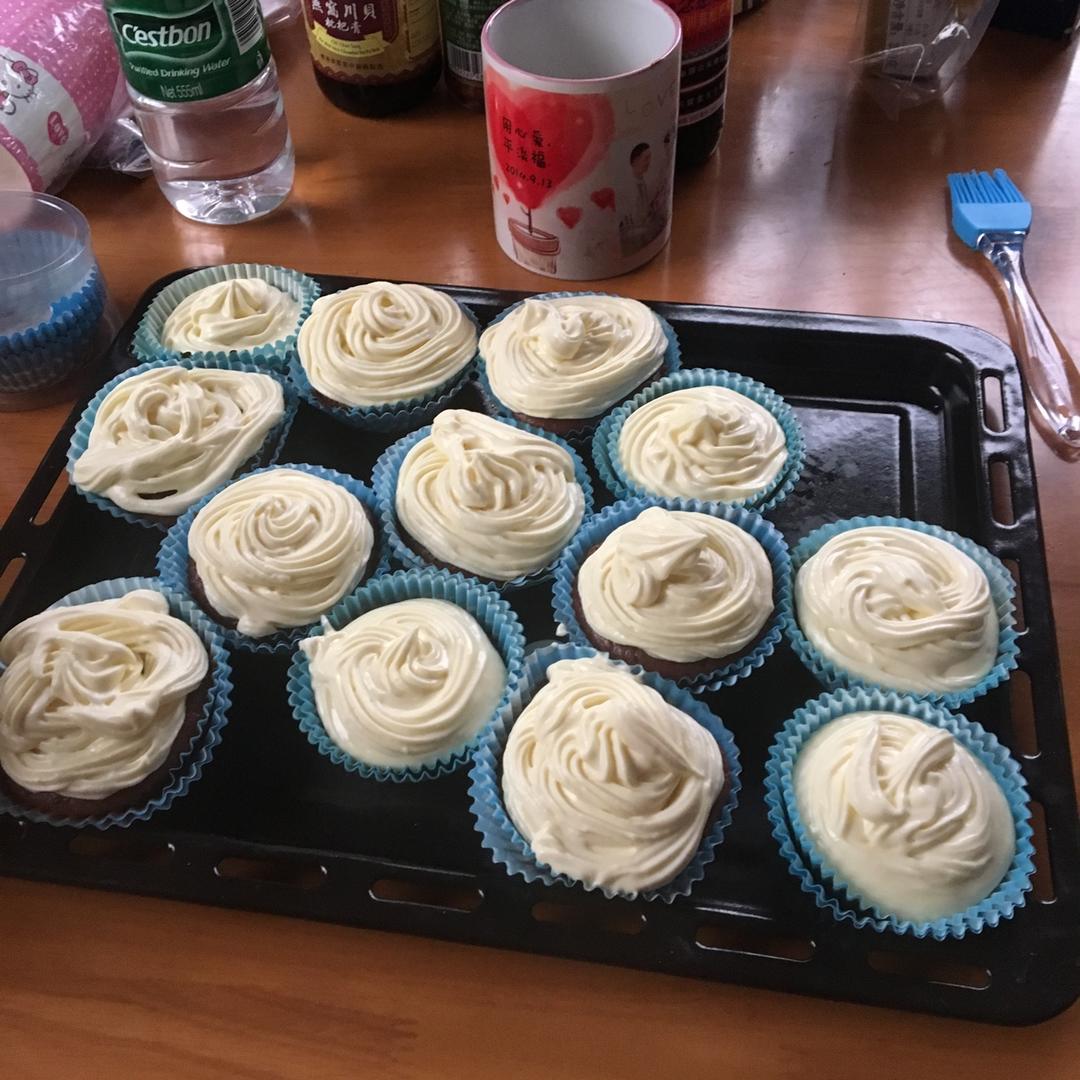 传统红丝绒杯子蛋糕（极软无泡打粉）Red velvet cupcake