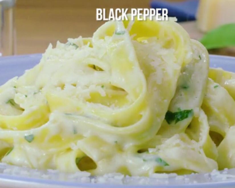 Low-calorie creamy fettuccine的做法