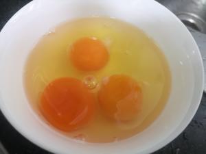 潮汕苦瓜煎蛋的做法 步骤2
