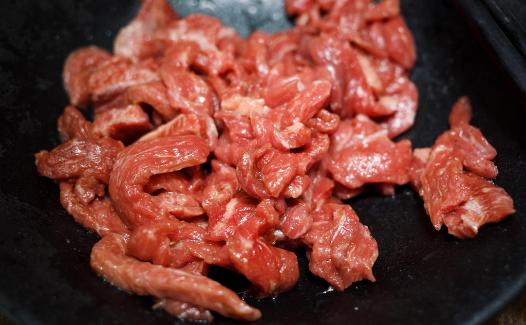 香菜爆炒牛肉（主打嫩）