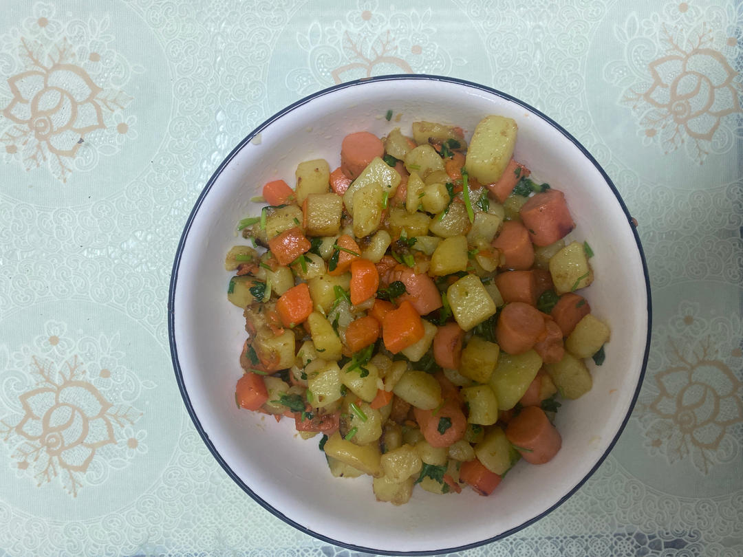 孜然火腿土豆丁