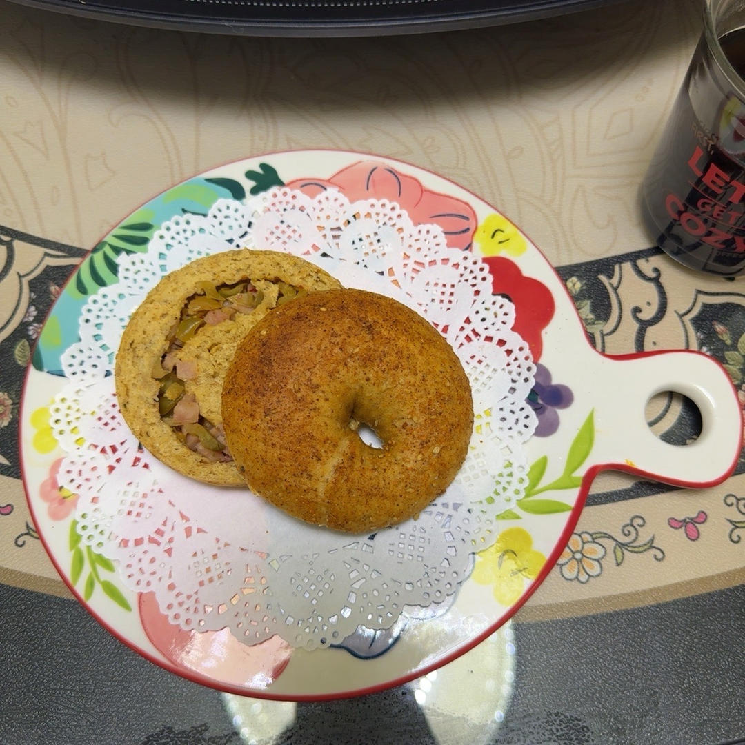很好吃麻辣榨菜贝果