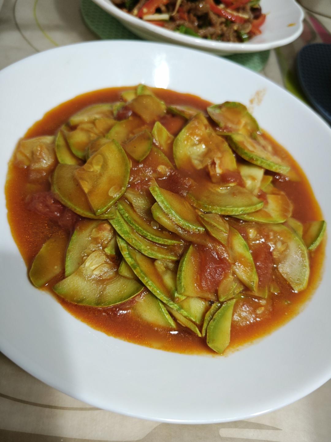 西红柿炒西葫芦