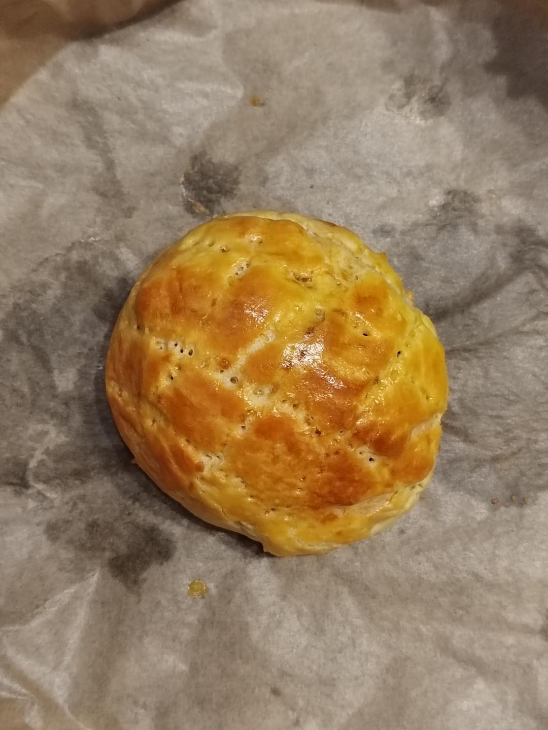 好吃到炸裂的港式菠萝包（附带制作酥皮的小视频）