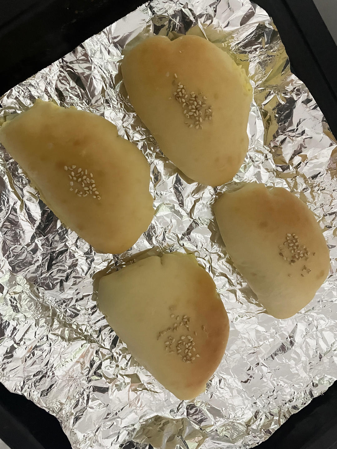 复古卡仕达夹馅面包