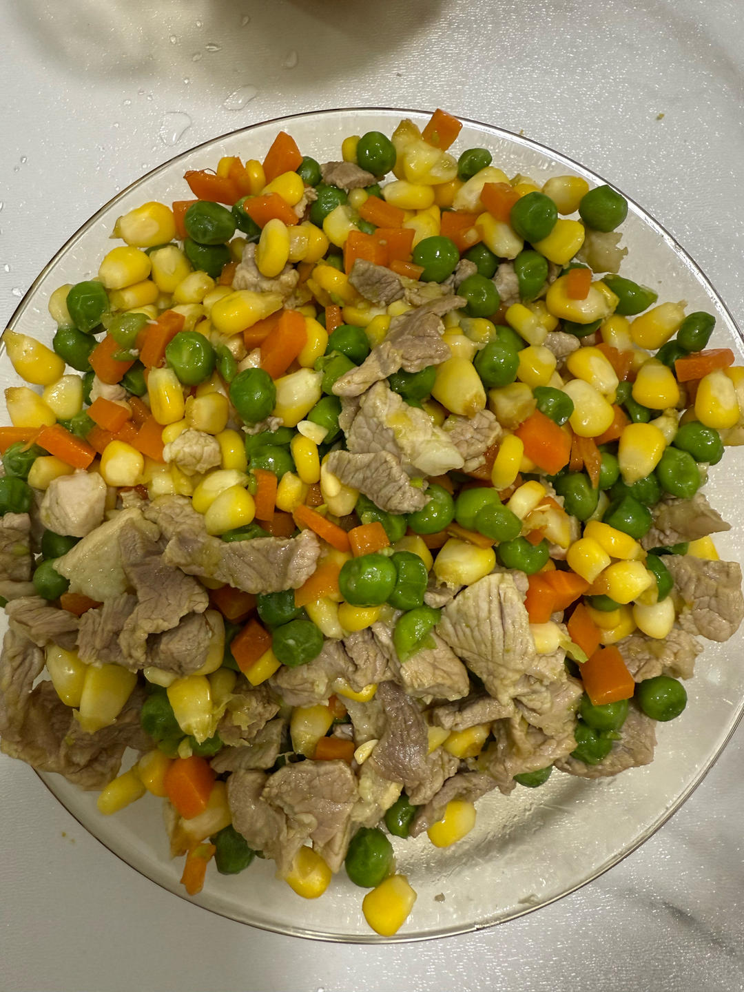 炒四丁（肉丁、豌豆、胡萝卜丁、玉米粒）