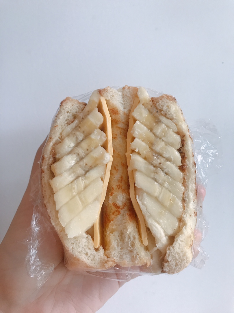 【吐司夹一切】の香蕉花生酱三明治
