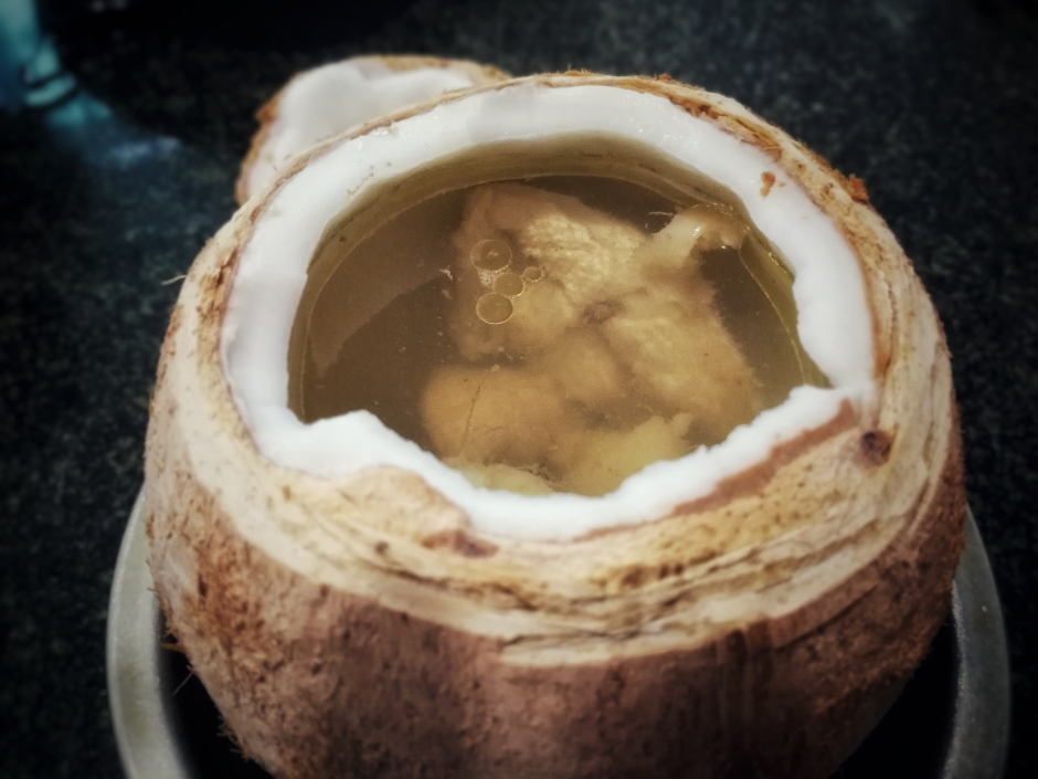 原味椰子鸡盅的做法