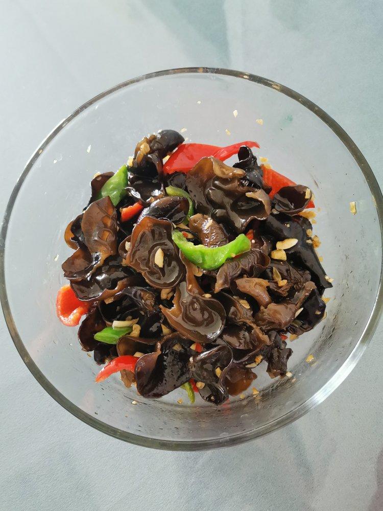 『凉拌木耳的做法，很多人忽略了这最重要的一步』