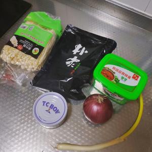 韩式金枪鱼泡菜汤的做法 步骤1