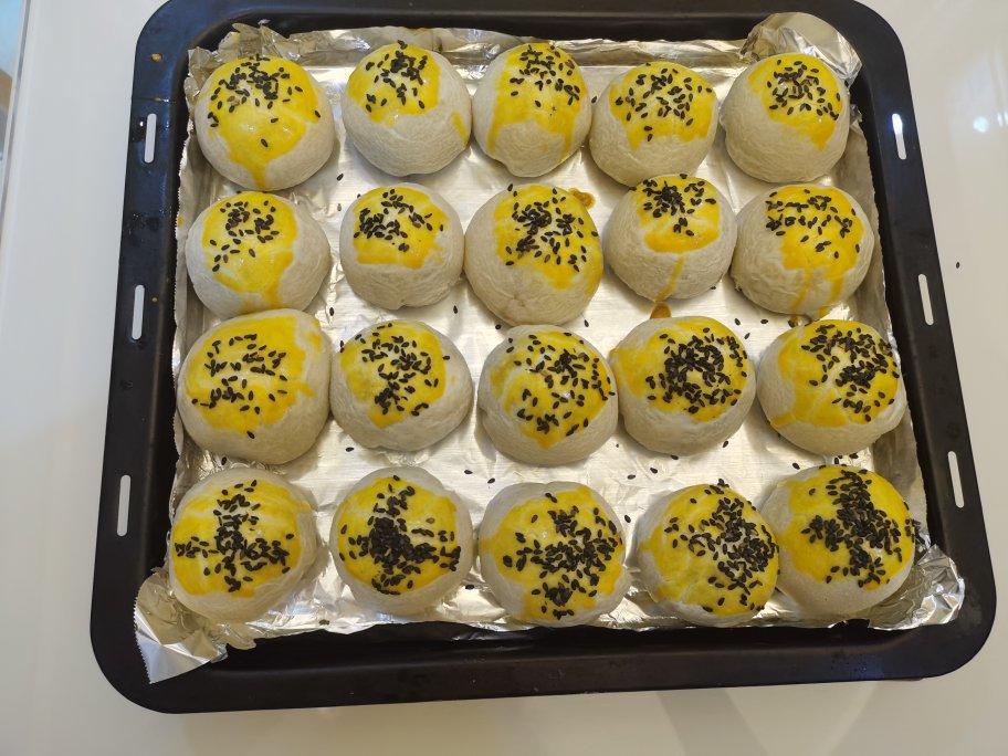 酥掉渣的蛋黄酥