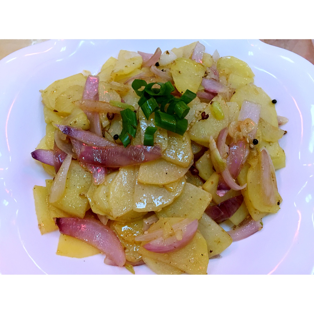 边吃边流泪的「孜然土豆片」