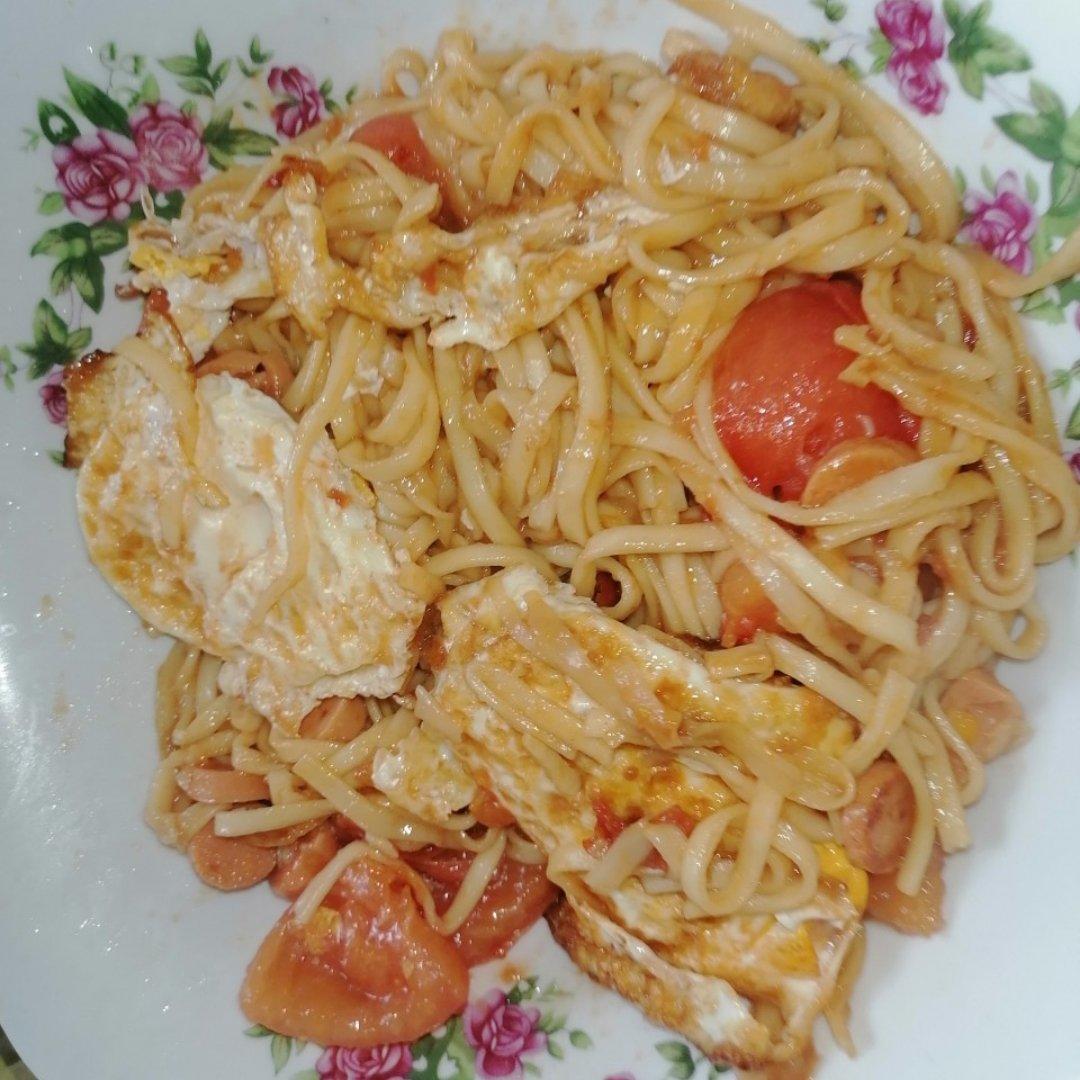 抖音同款·荷包蛋焖面