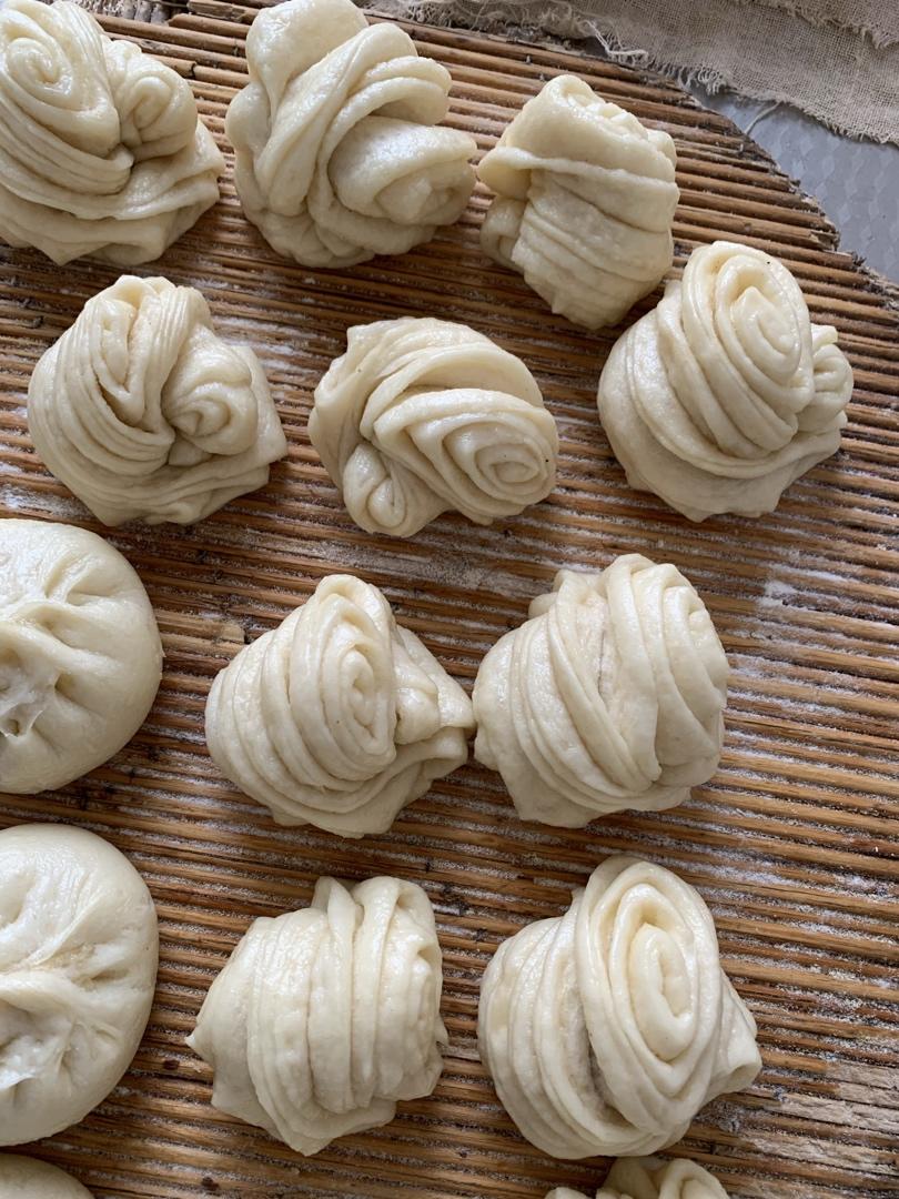 快手发面大花卷（含和面、揉面手法）